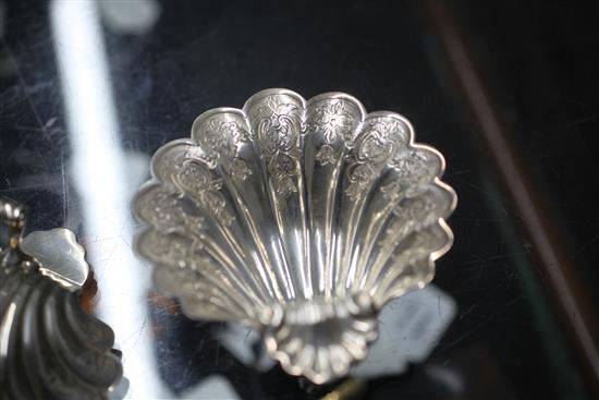 A pair of George V silver scallop dishes, Harry Freeman, 10.5 oz.
